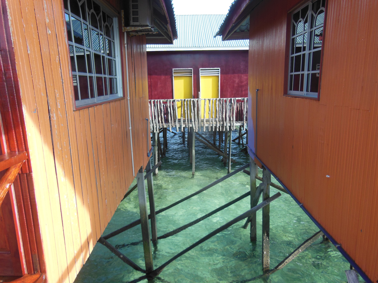 2013-11-09 Billabong Scuba, Mabul 